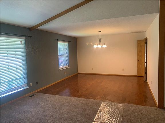 5th image of 4001 Karen Dr