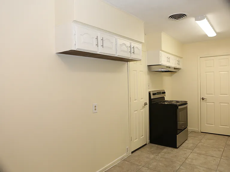 1301 Bandera Ln — Photo 7