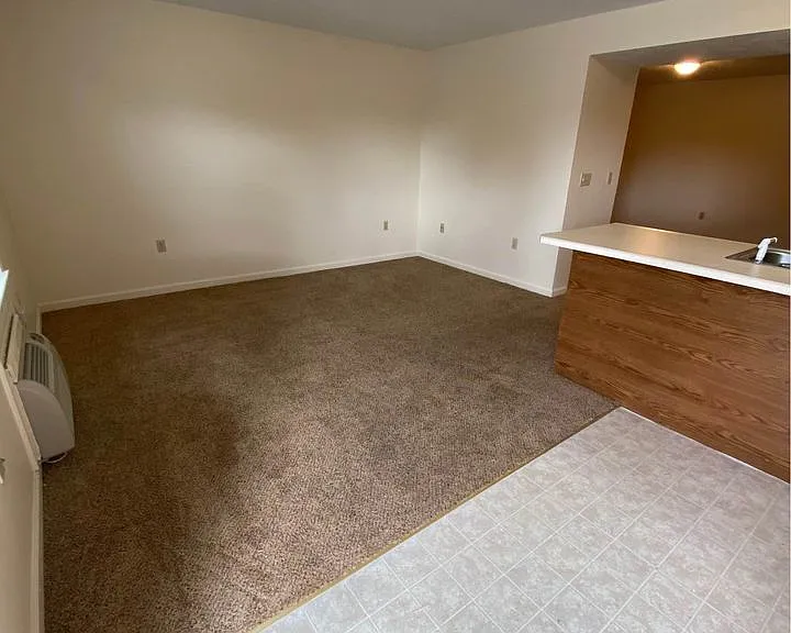 124 Alycia Dr #8 — Photo 4
