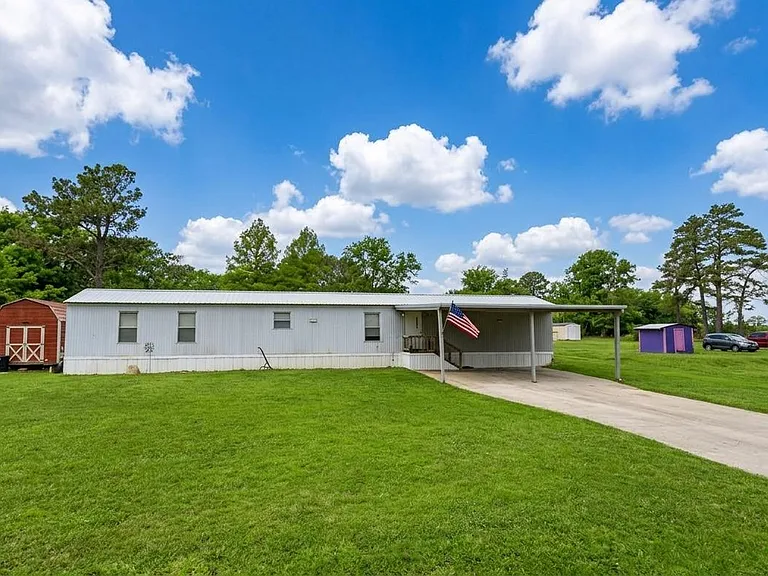 2360 Clinton Dr — Photo 1