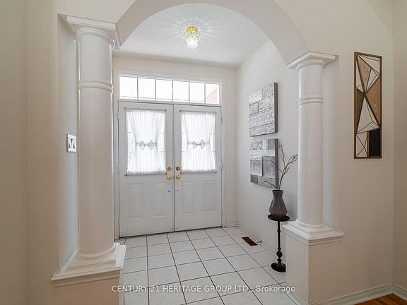 4th image of 211 Kayla Cres