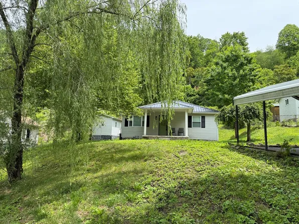 20 3rd Hill St, Itmann, WV 24847