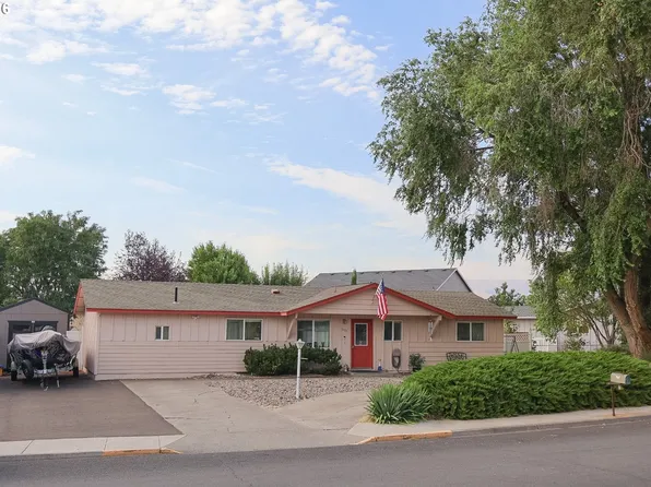 3425 Columbia View Dr, The Dalles, OR 97058
