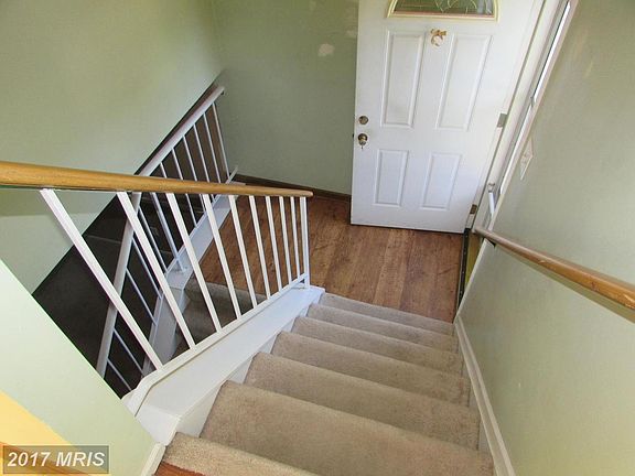 3rd image of 409 Rose Ave