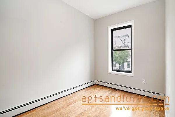 Rented by aptsandlofts.com | media 15