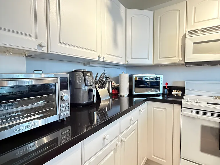 540 Brickell Key Dr #828 — Photo 6