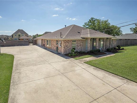 3rd image of 129 Robichaux Dr