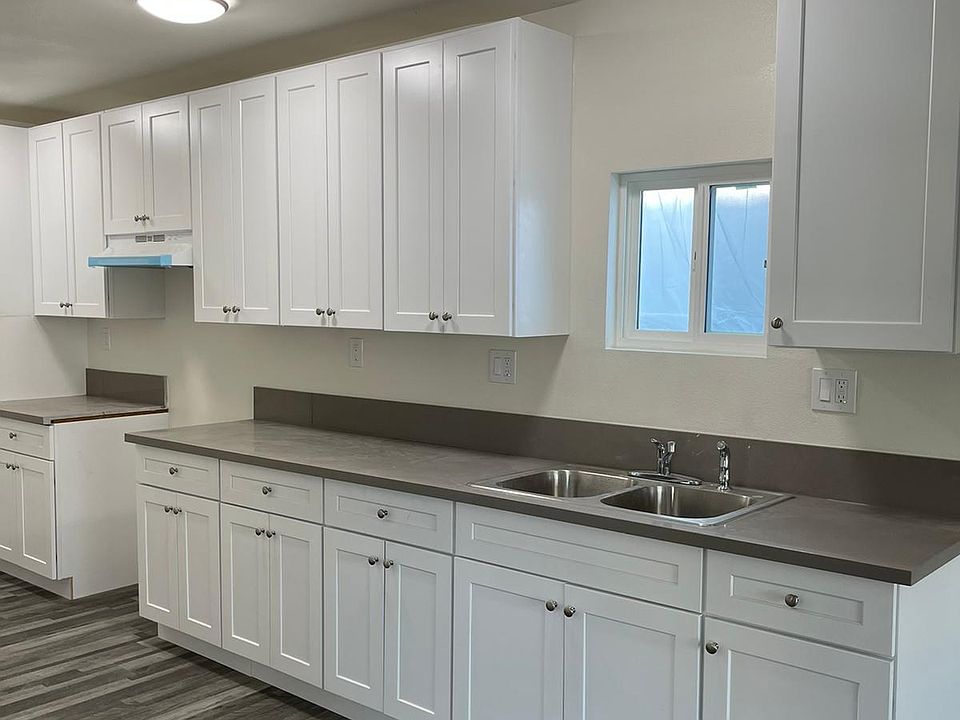 1st image of 1040 W 92nd St #0