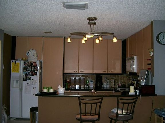 4th image of 156 NW 118th Dr