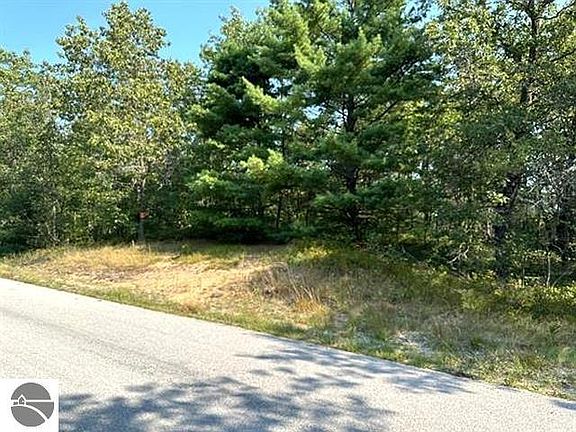 3rd image of 0 Wintergreen St