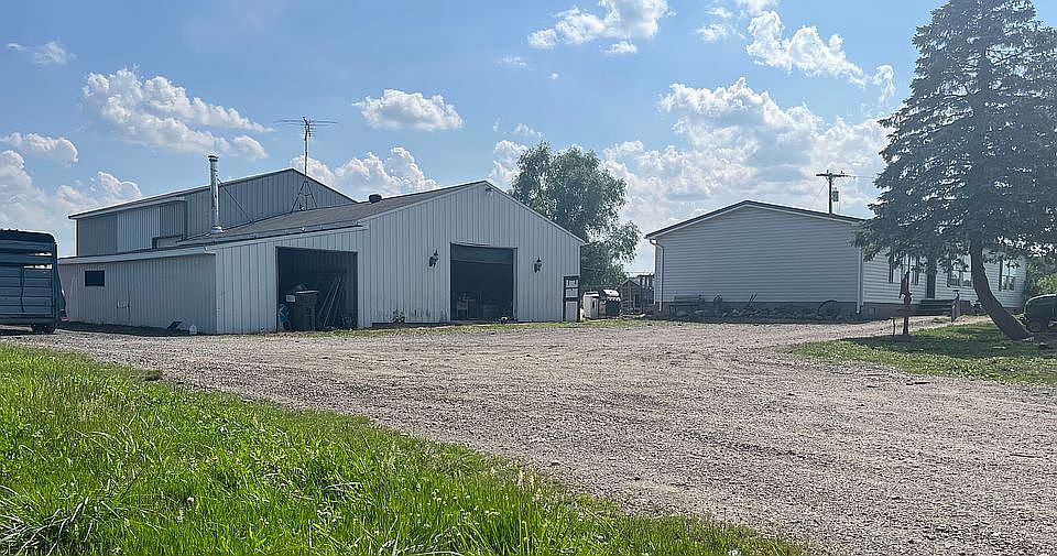 2nd image of 7677 Hewitt Rd