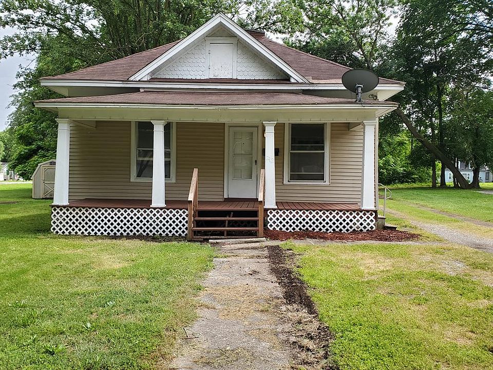 1st image of 212 E Jefferson St