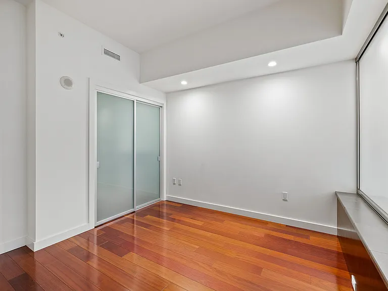 910 Lenora St #S304 — Photo 32
