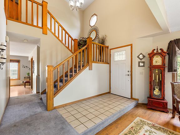 3rd image of 204 S Crosswood Ln
