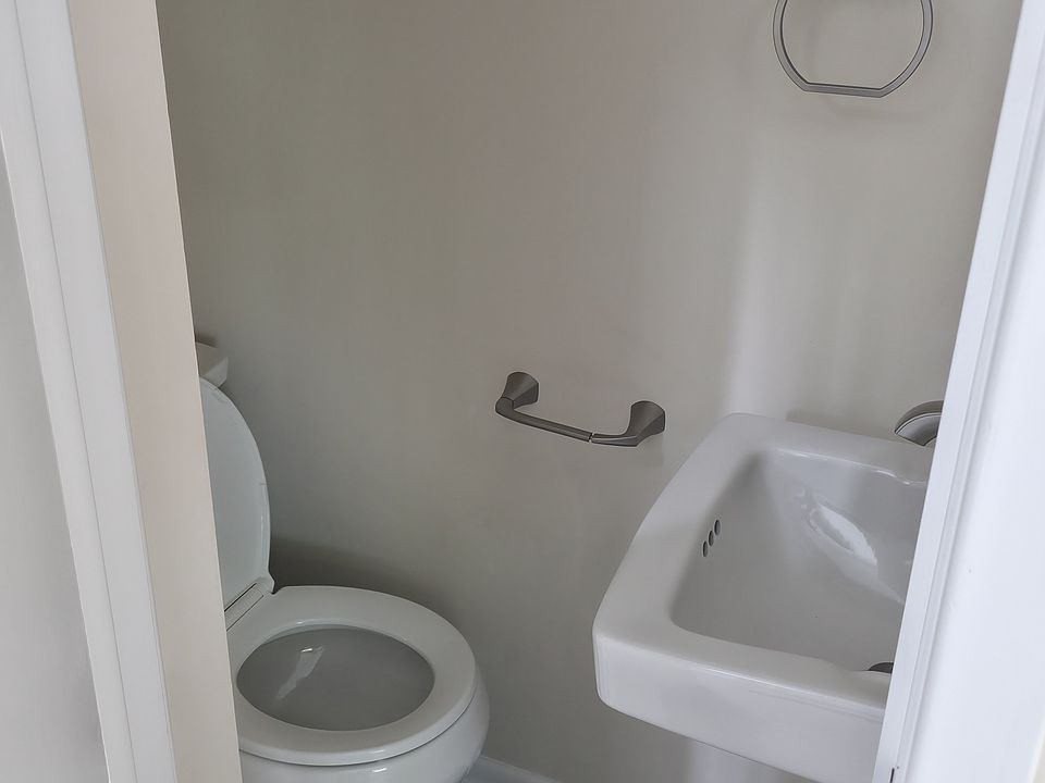 1st floor half bathroom