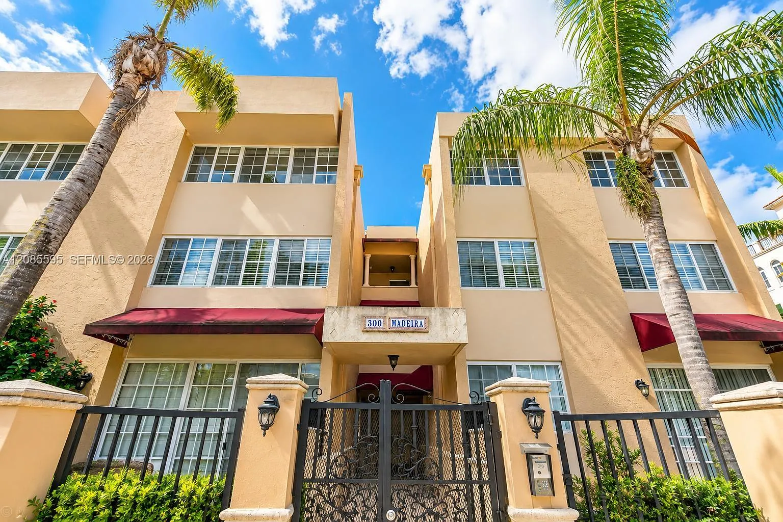 Madeira Village Condo — Photo 3