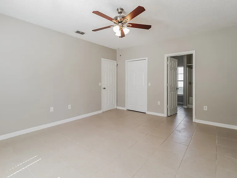 1005 Dudley Dr — Photo 10