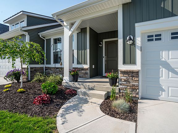 3rd image of 14719 Pine Dew Dr