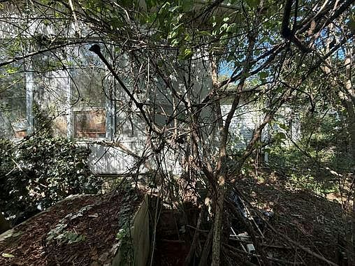 2nd image of 206 Forest Ave