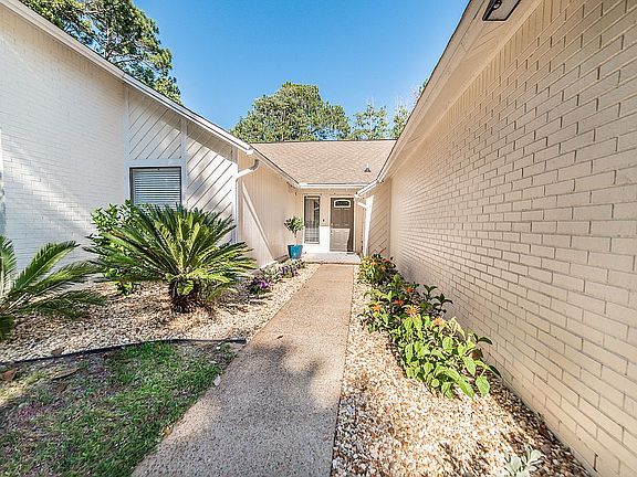 4th image of 1219 Chantilly Cir