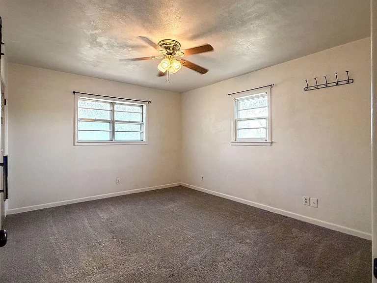 3221 Emory St — Photo 16