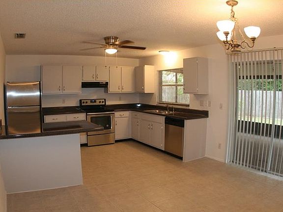 4th image of 11341 Longhill Dr N
