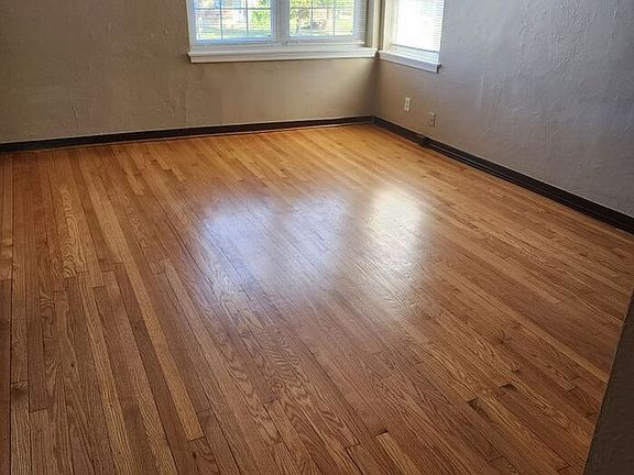 3rd image of 5610 Chippewa St #2E