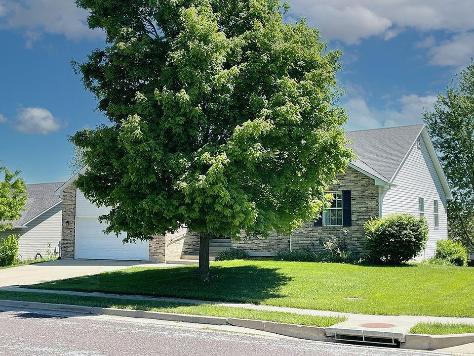 1st image of 4008 Thornwood Dr