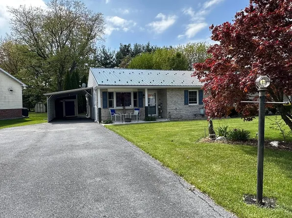 14674 Sherwood Dr, Greencastle, PA 17225
