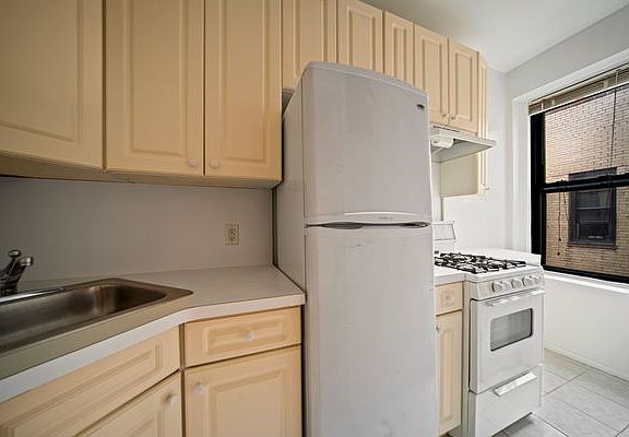 4th image of 41-00 43rd Ave #E6b