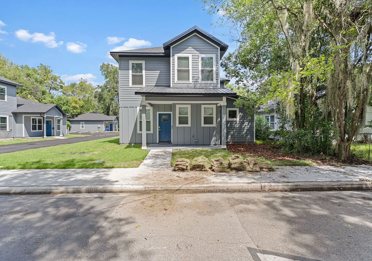 Brand New Construction Luxury 4 Bed/4 Bath home - Now Leasing for Fall 2027 — Photo 1