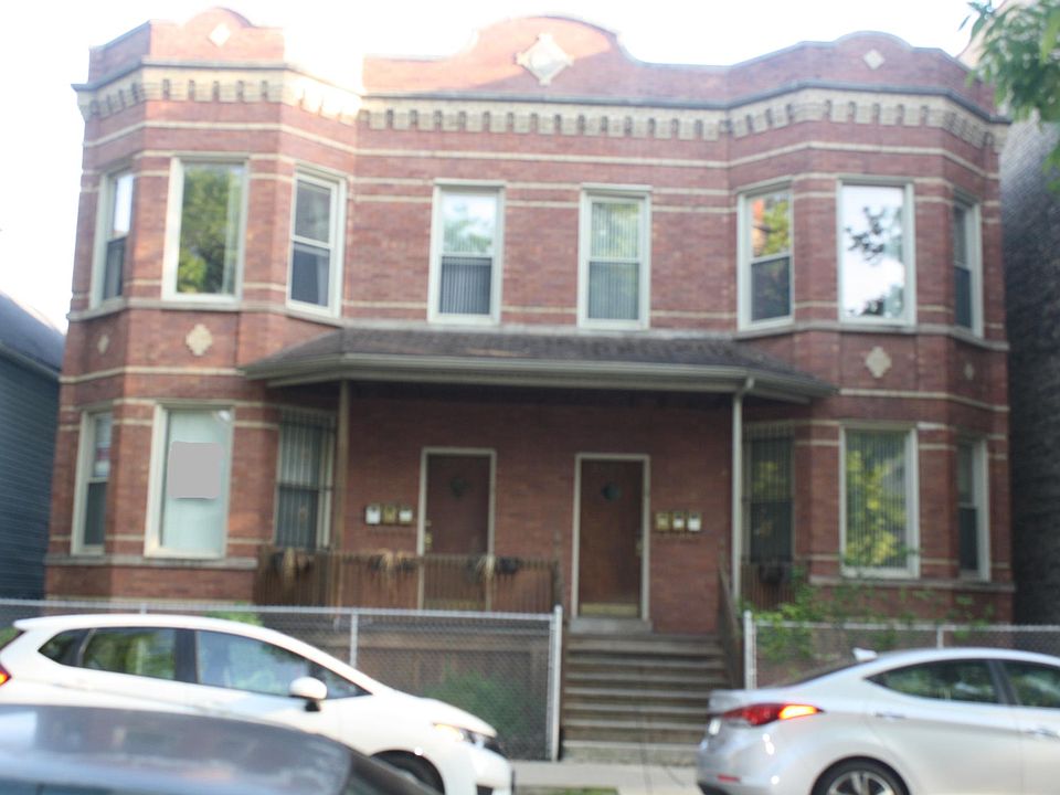 1st image of 2825 W Lyndale St #2
