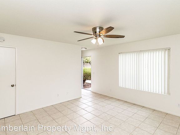 2nd image of 965 Laguna Dr APT 4
