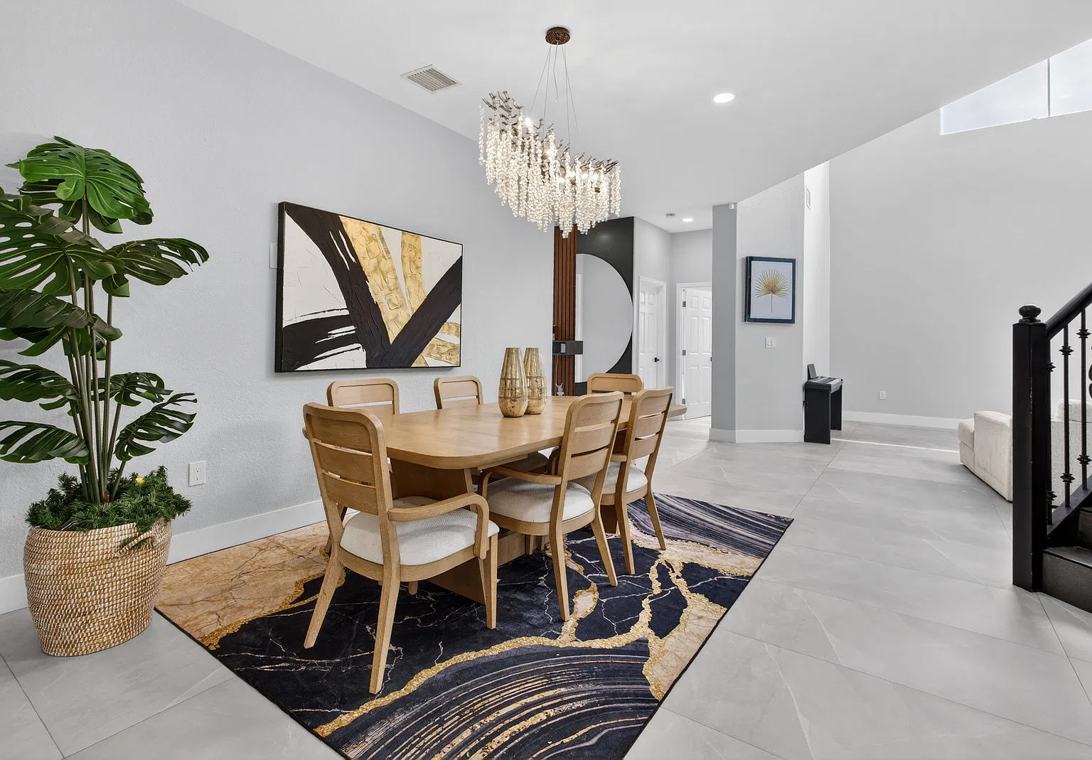5 bed, 4.0 bath, 3408 sqft, $8,500 — Photo 4