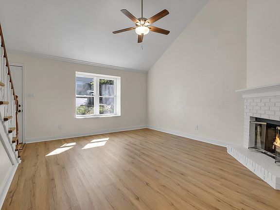 3rd image of 1070 Copper Creek Dr #A