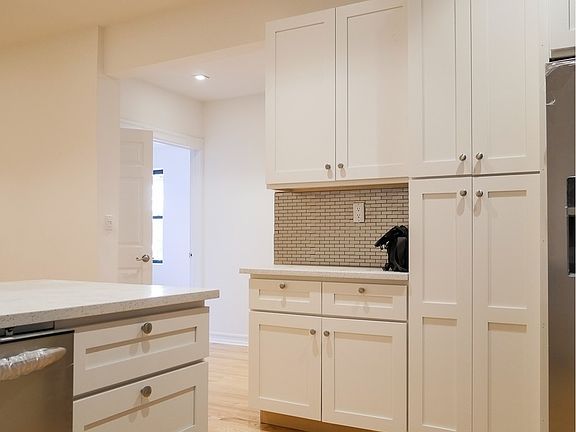 2nd image of 356 Saint Johns Pl APT A