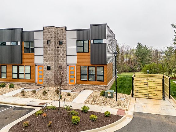 2nd image of 420 Breezewood Dr #222