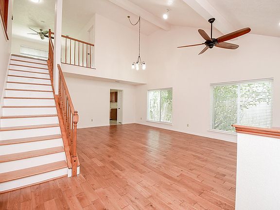 5th image of 1201 Wildwood Dr