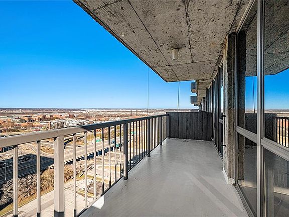 2nd image of 600 E Admiral Blvd #1701