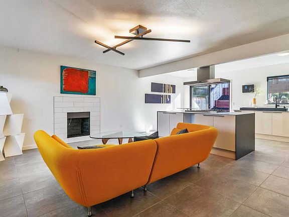 4th image of 276 Seaside Dr