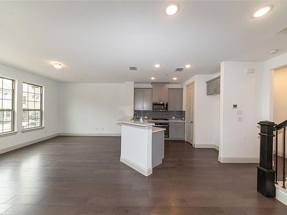 3rd image of 4612 Piedras Lanzar Dr