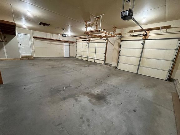 4th image of 7913 W 48th St