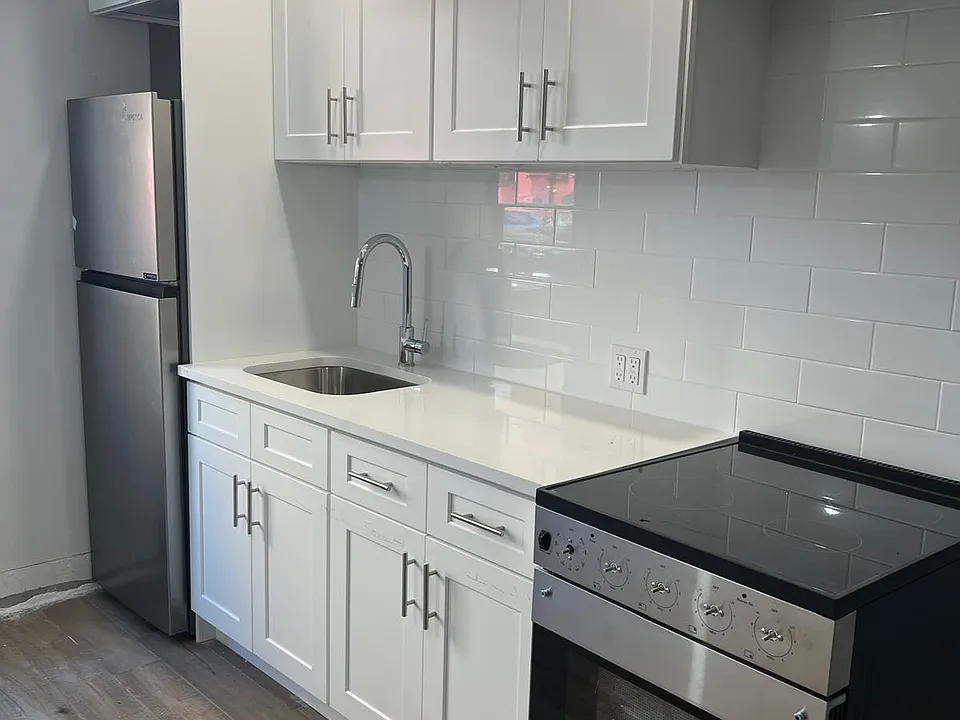 1143 Hoe Ave #1A