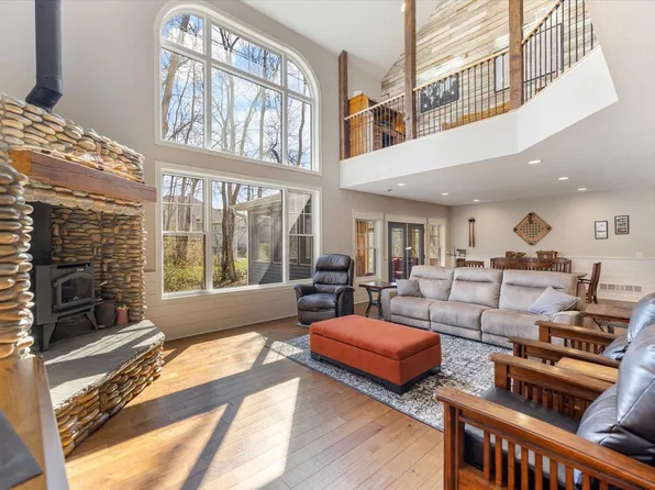 701 Chalupsky Ave SE, New Prague, MN 56071