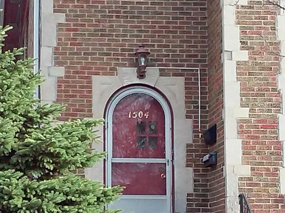 2nd image of 1504 W Cornelia Ave