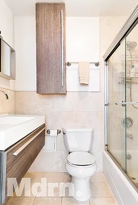 Rented by Mdrn Residential | media 10