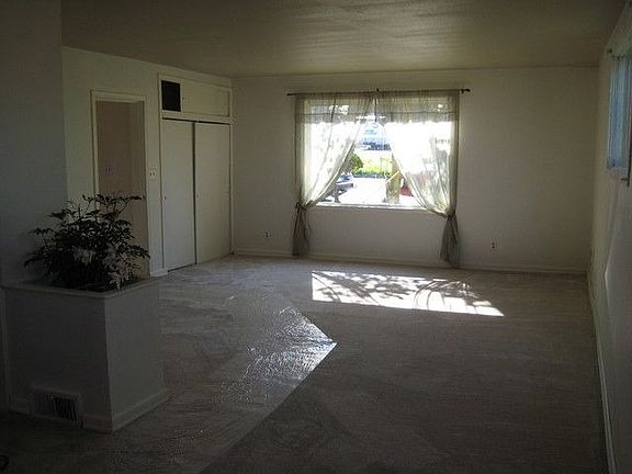 5th image of 2309 Fawcett Ave