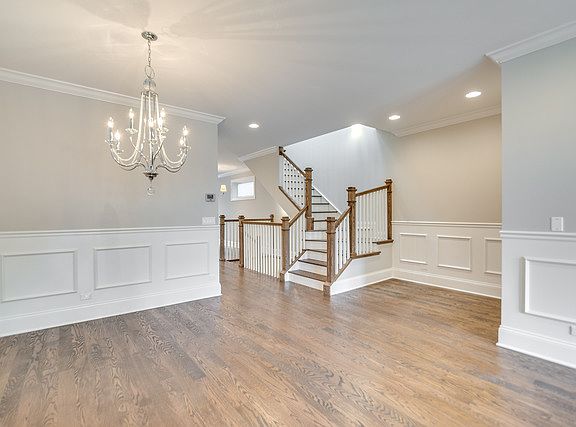 5th image of 2418 N Artesian Ave #1