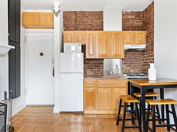 5th image of 344 W 12th St APT 6D