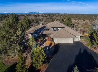 22315 White Peaks Dr, Bend, OR 97702